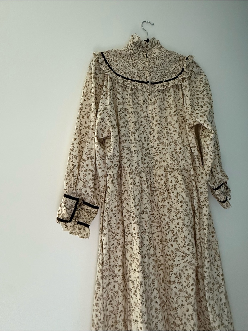 Vintage Cottagecore Floral Prairie Maxi Dress - Picture 8 of 13